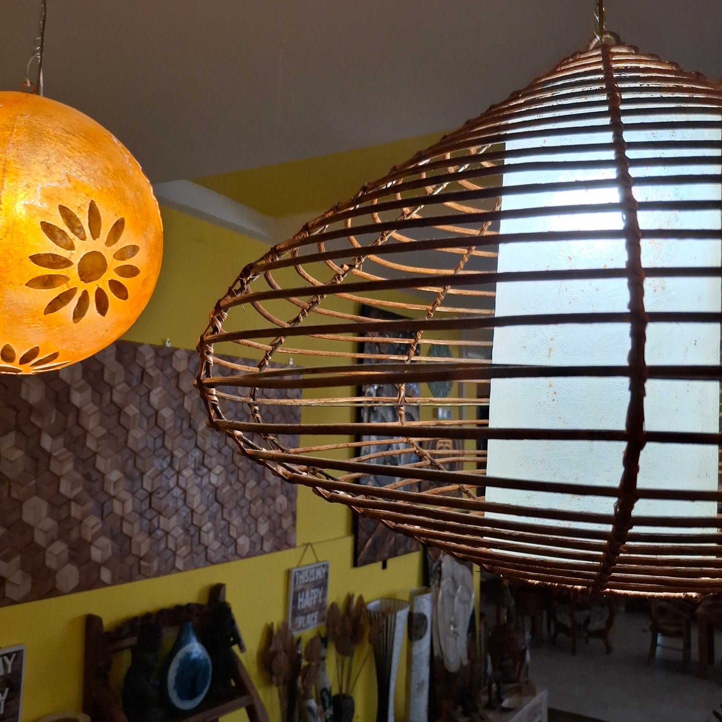 Lustre ethnique en rotin de style oriental 