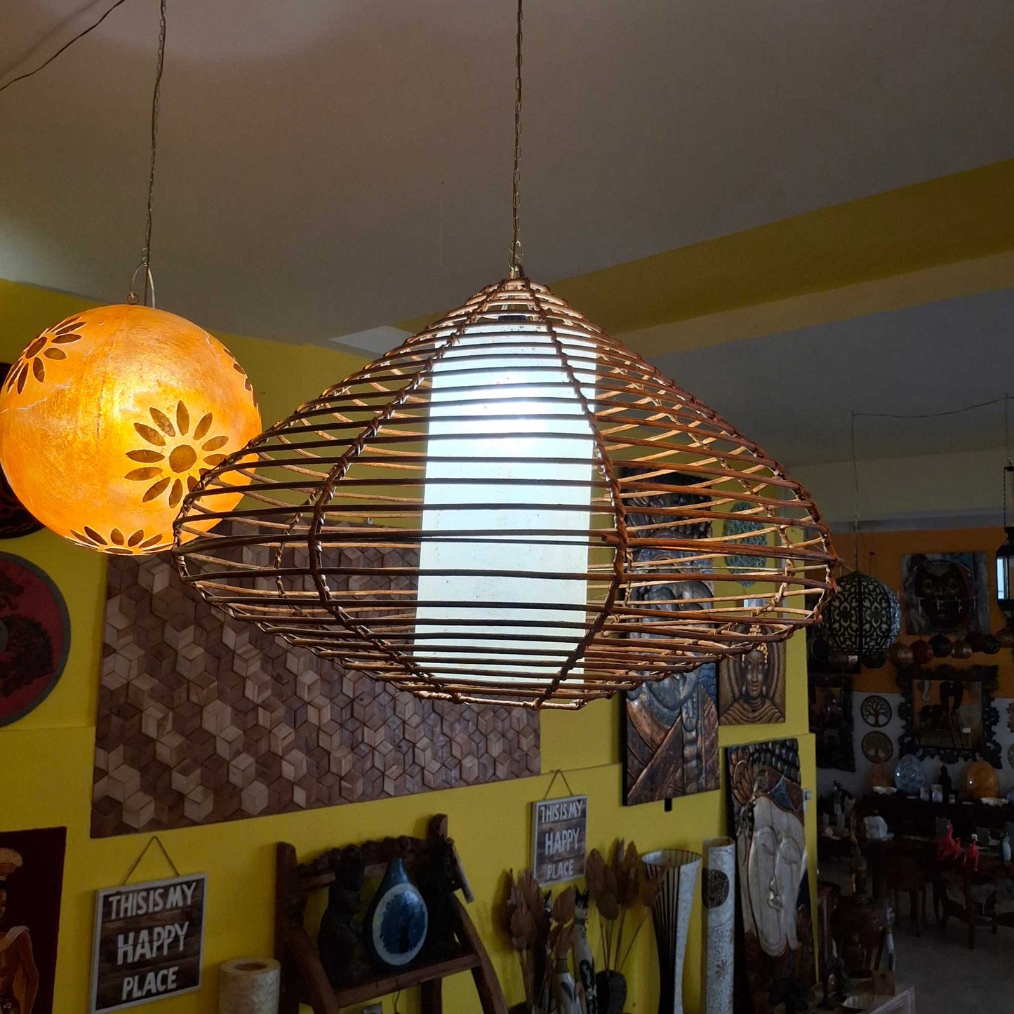 Lustre ethnique en rotin de style oriental 