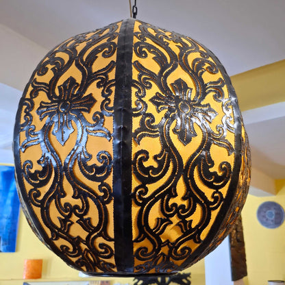 Lampadario etnico in tessuto ricamato e ferro battuto