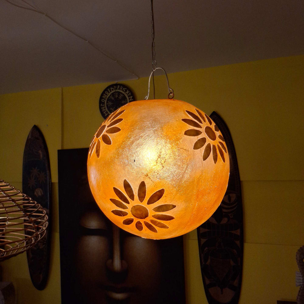 Lampadario etnico arancione resina e madre perla