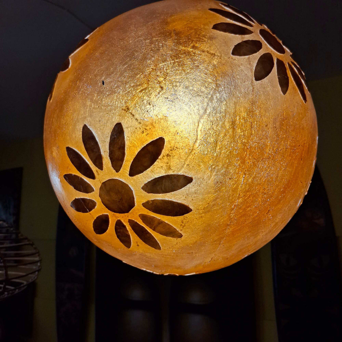 Lampadario etnico arancione resina e madre perla