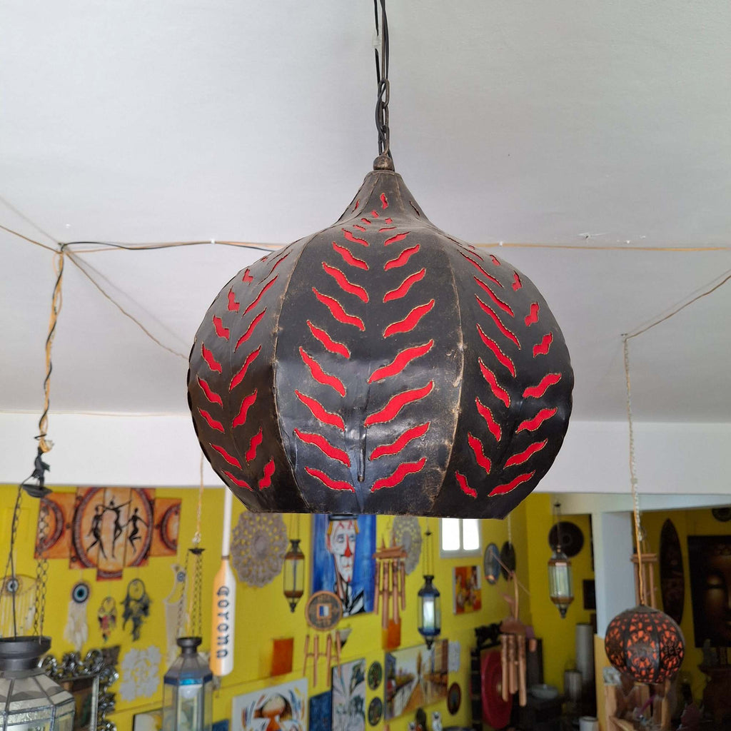 Lampadario orientale in ferro battuto e tessuto