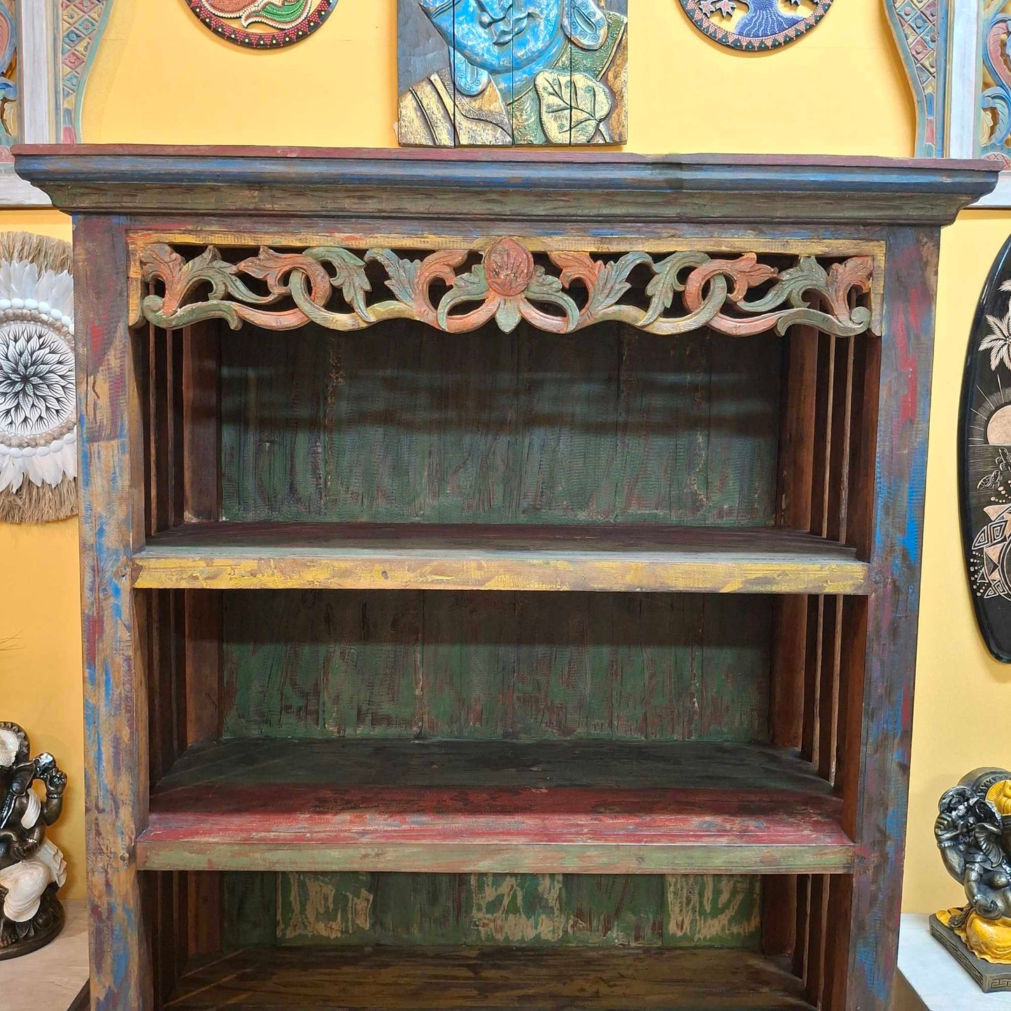 Libreria etnica intagliata mobile espositore con scaffali