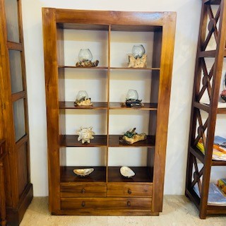 Libreria etnica stile moderno con ripiani e cassetti