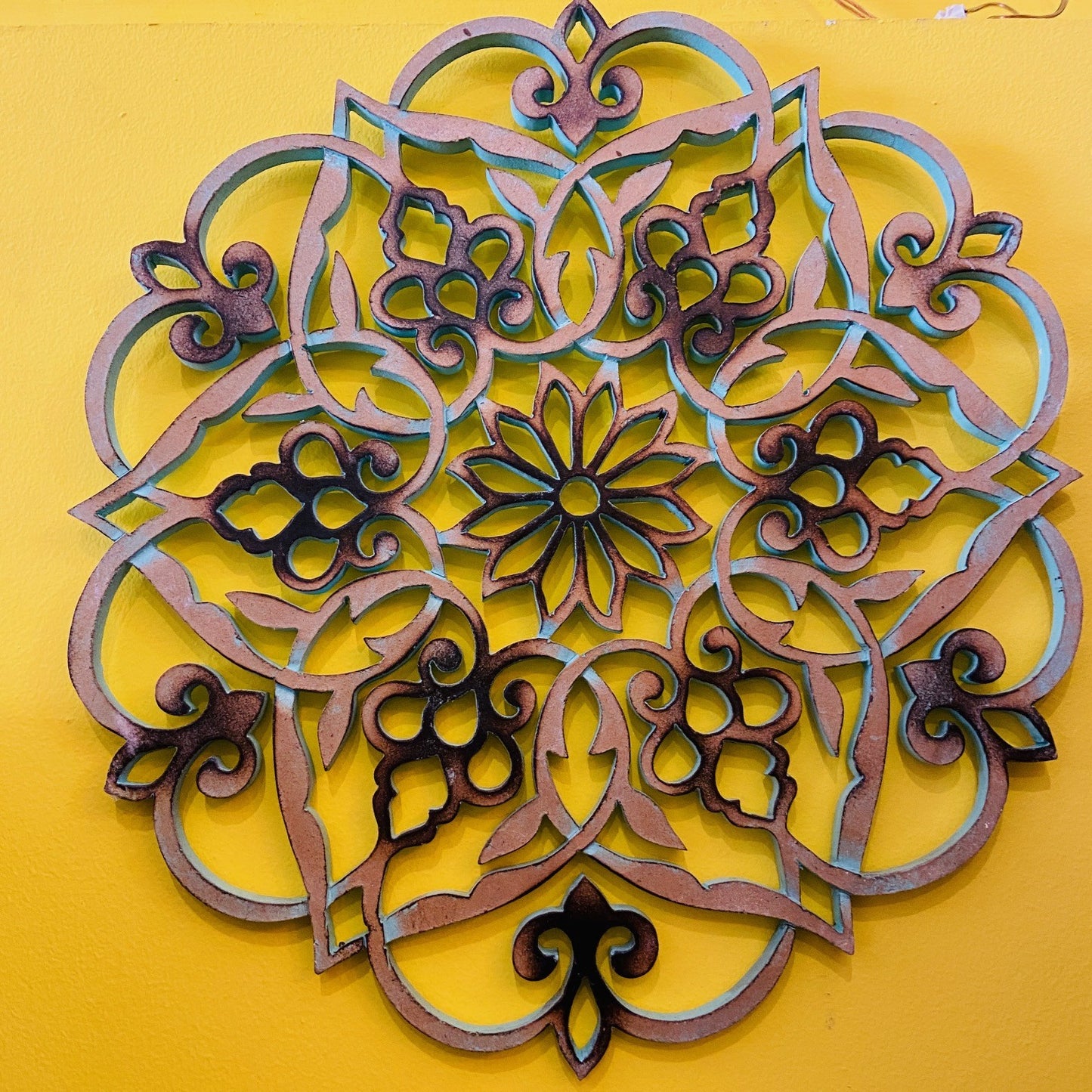 Peinture ethnique mandala fleur de lotus sacrée