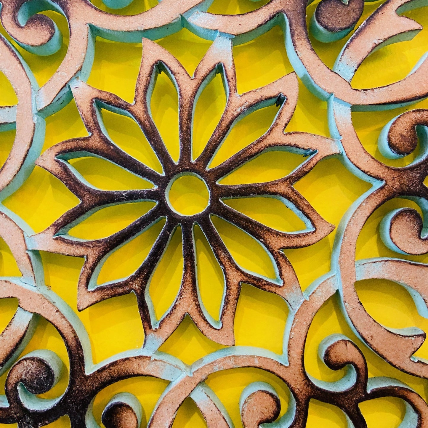 Peinture ethnique mandala fleur de lotus sacrée