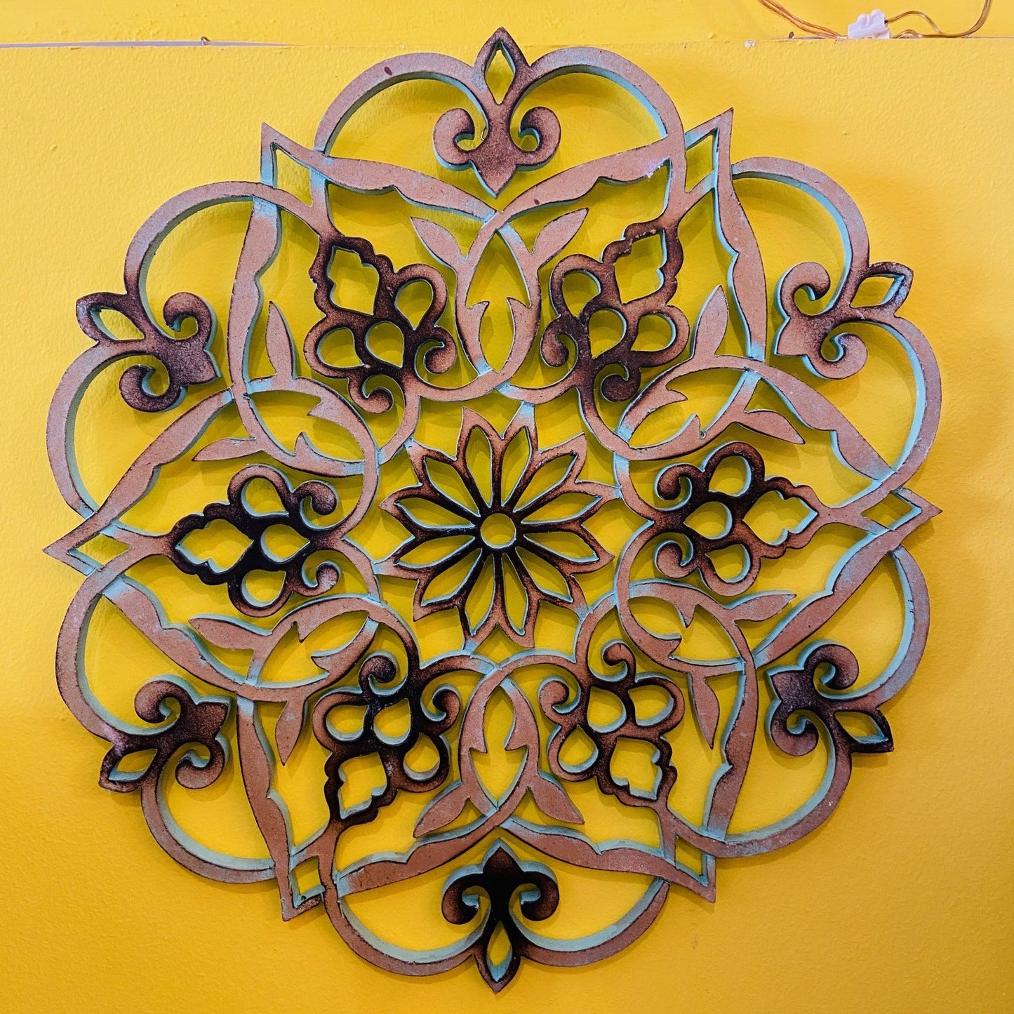 Peinture ethnique mandala fleur de lotus sacrée