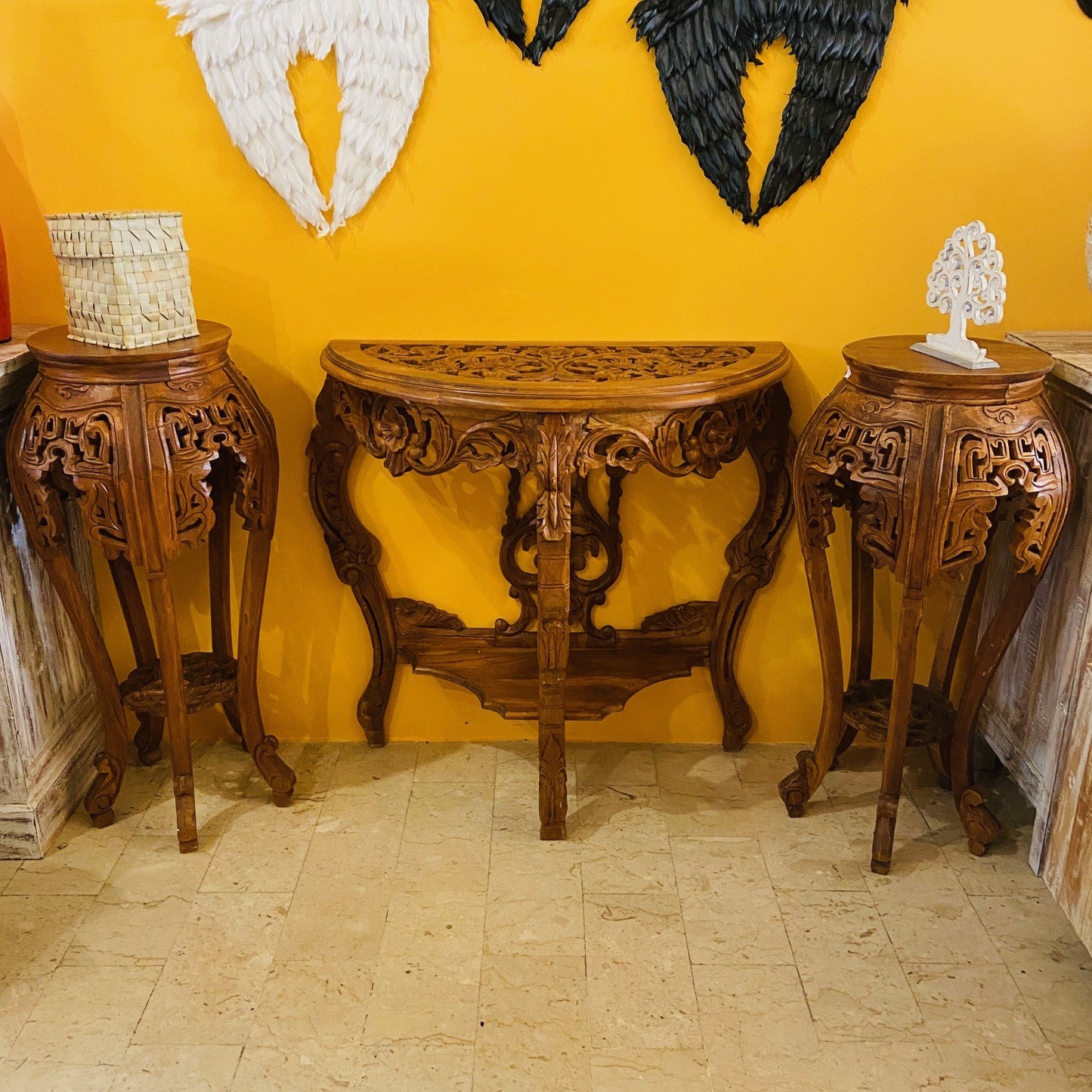 Tabouret déco sur piédestal en bois sculpté vintage