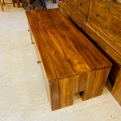 Table basse minimaliste en bois de teck et meuble TV