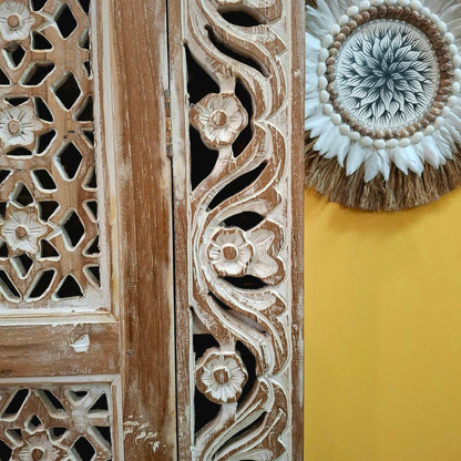 Mobile credenza a colonna etnica intagli floreali