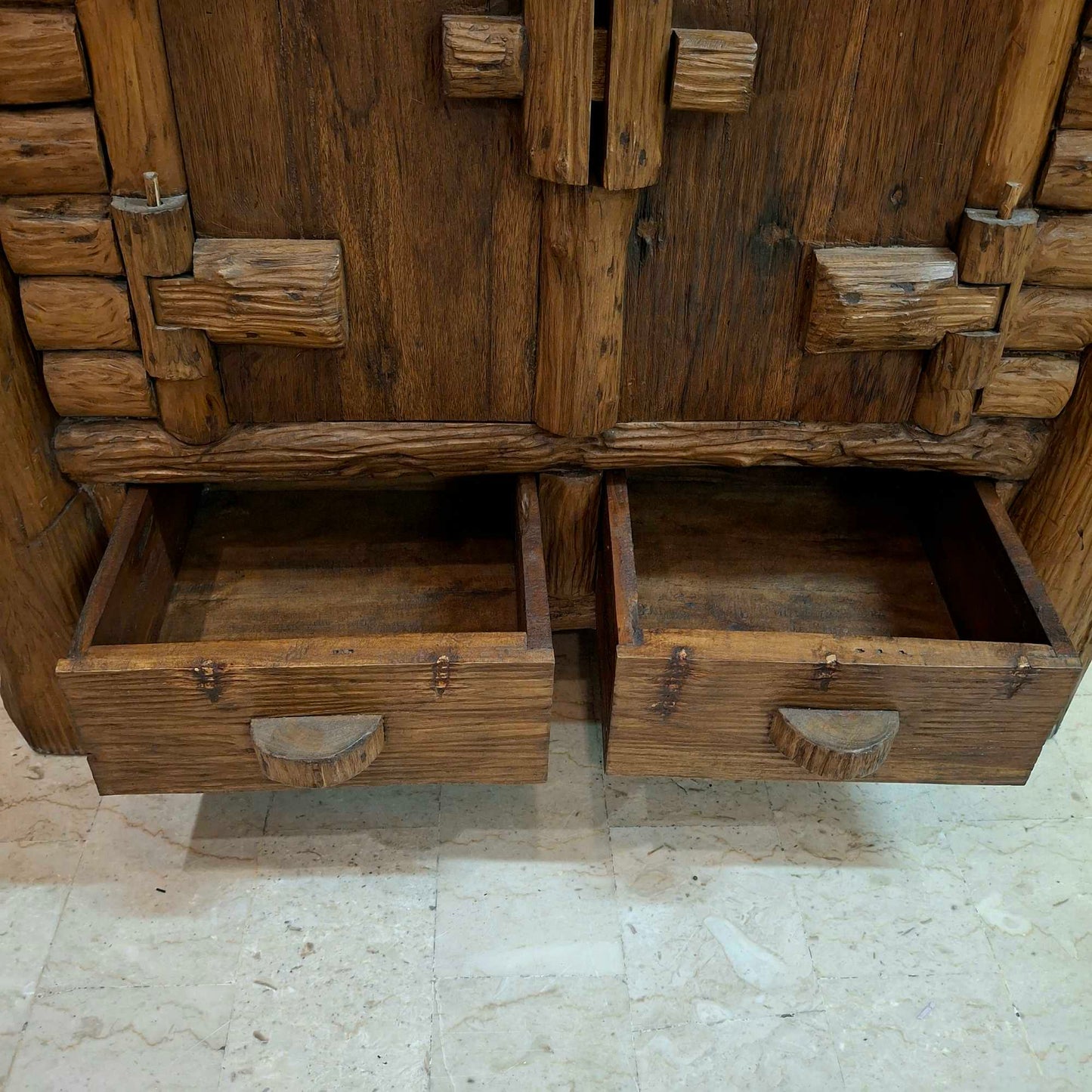 Mobile etnico linea Flintstones in legno teak