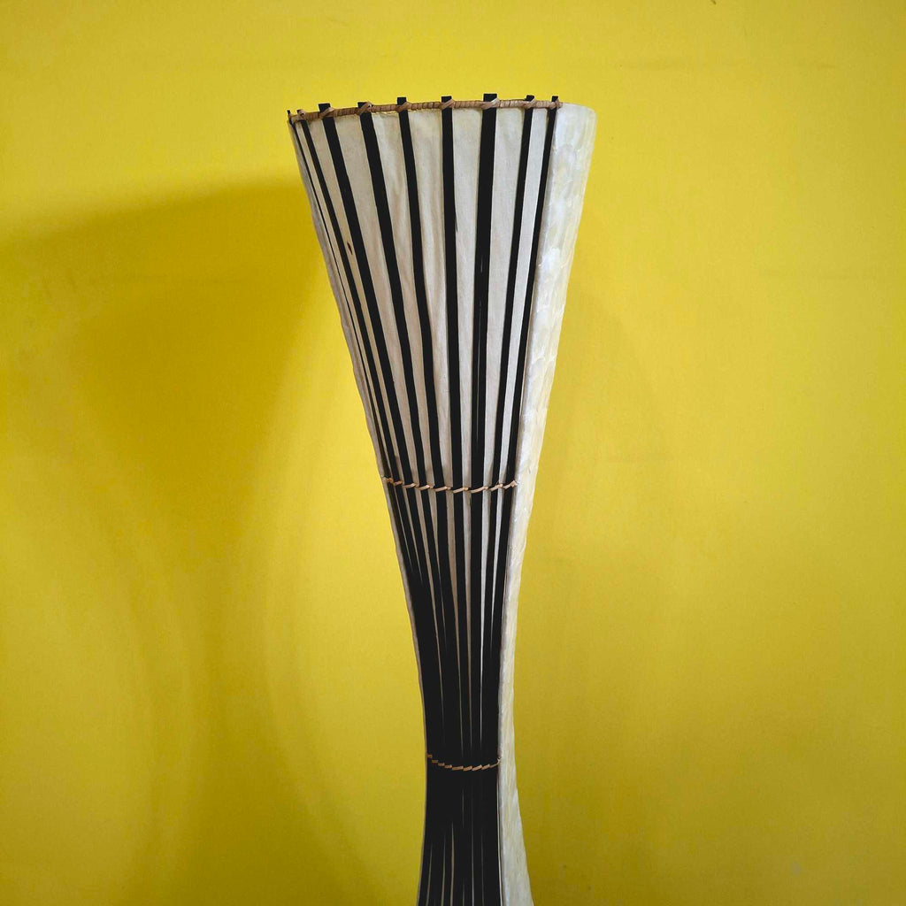 Piantana etnica lampada in madre perla e bambù
