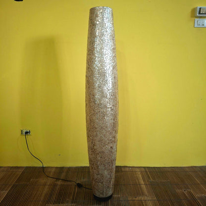 Piantana in ferro battuto e madre perla dorata