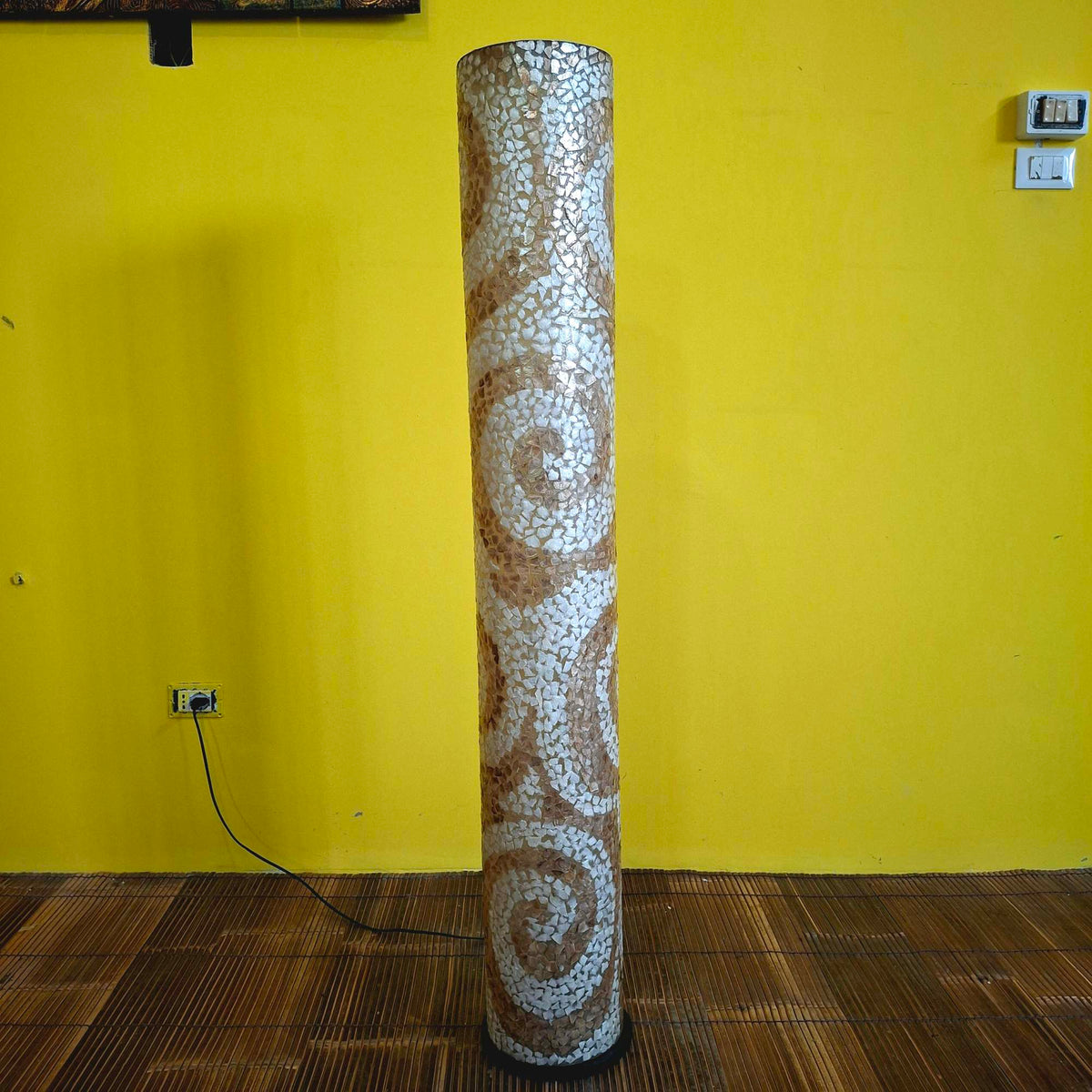 Lampada etnica da terra piantana in madre perla