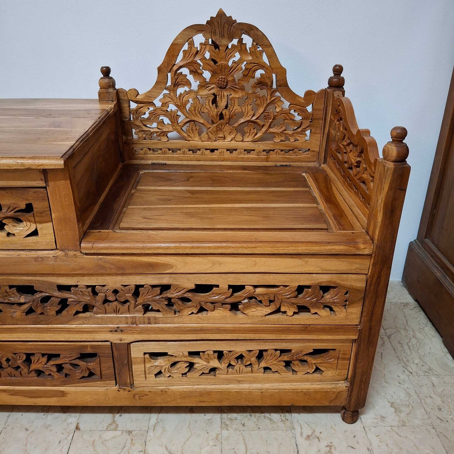 Fauteuil conteneur d'entrée ethnique