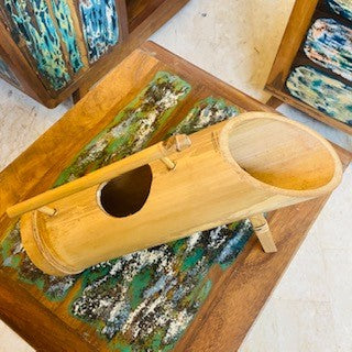 Porte-bouteille en bambou avec poignée décorative