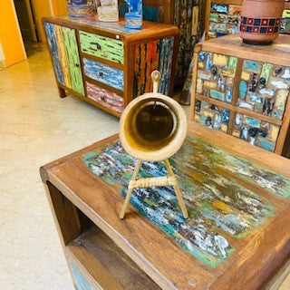 Porte-bouteille en bambou avec poignée décorative