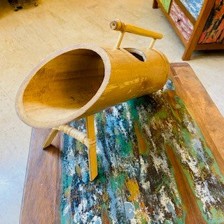 Porte-bouteille en bambou avec poignée décorative