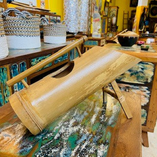 Porte-bouteille en bambou avec poignée décorative