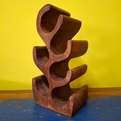 Porte-bouteille en bois de suar sculpté à la main