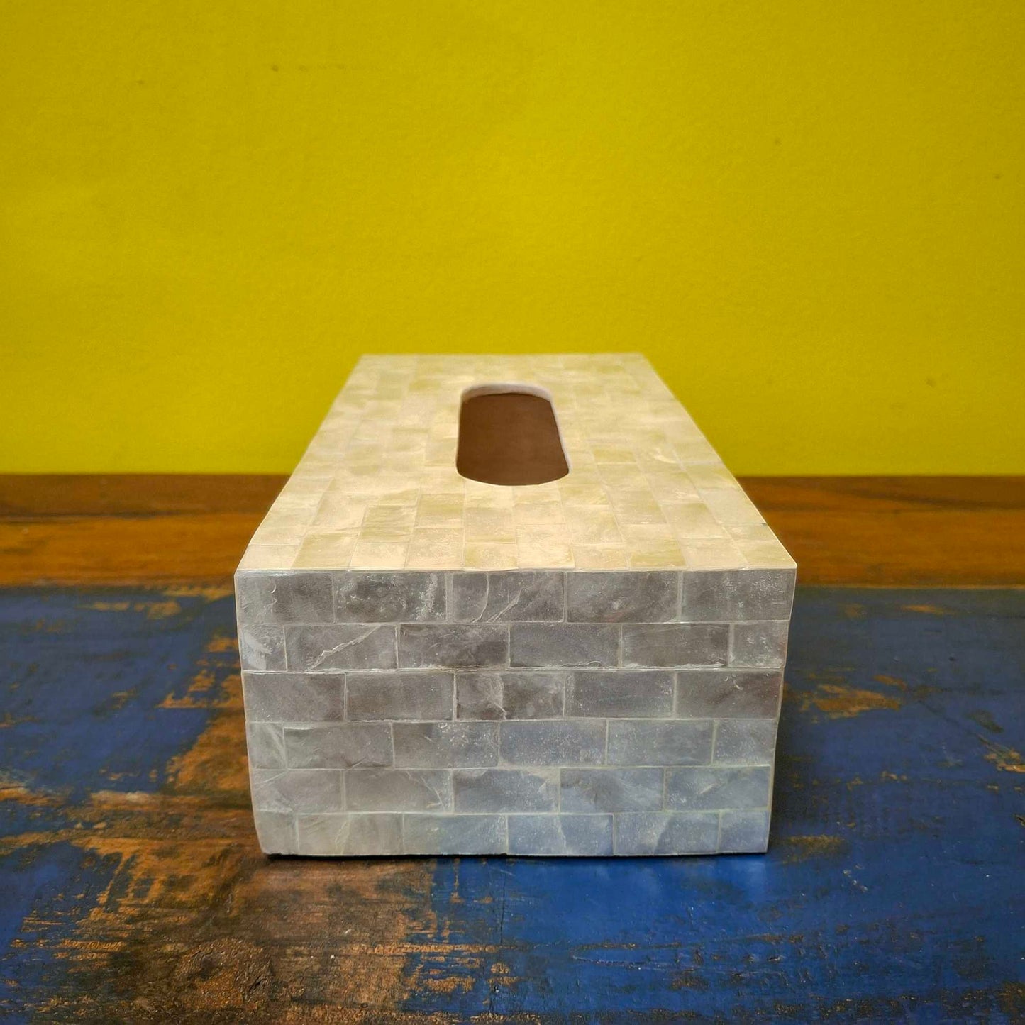 Modern tissue holder in silver mother of pearl