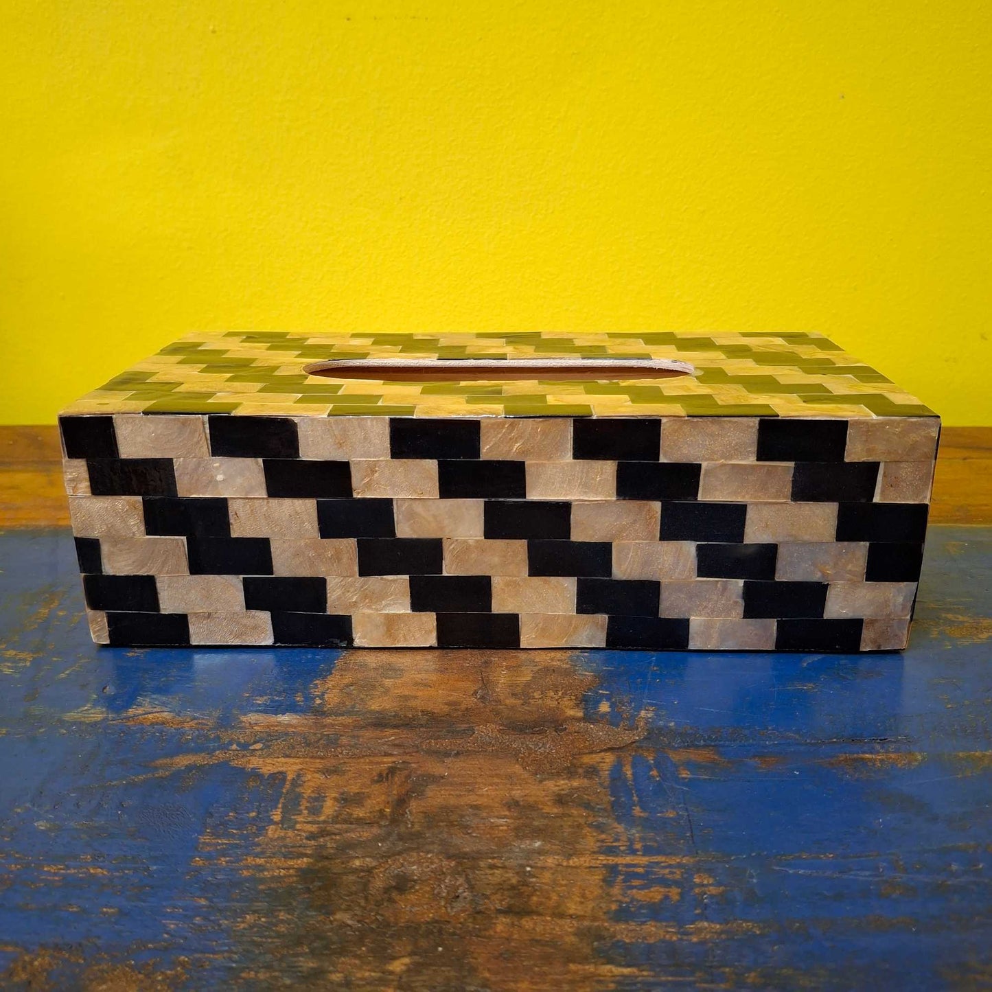 Rectangular handkerchief holder in gold mother of pearl
