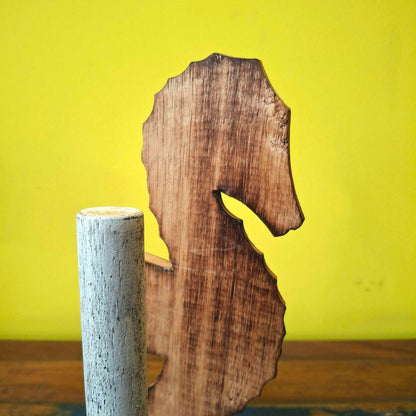 Portarotoli da cucina in legno cavalluccio marino