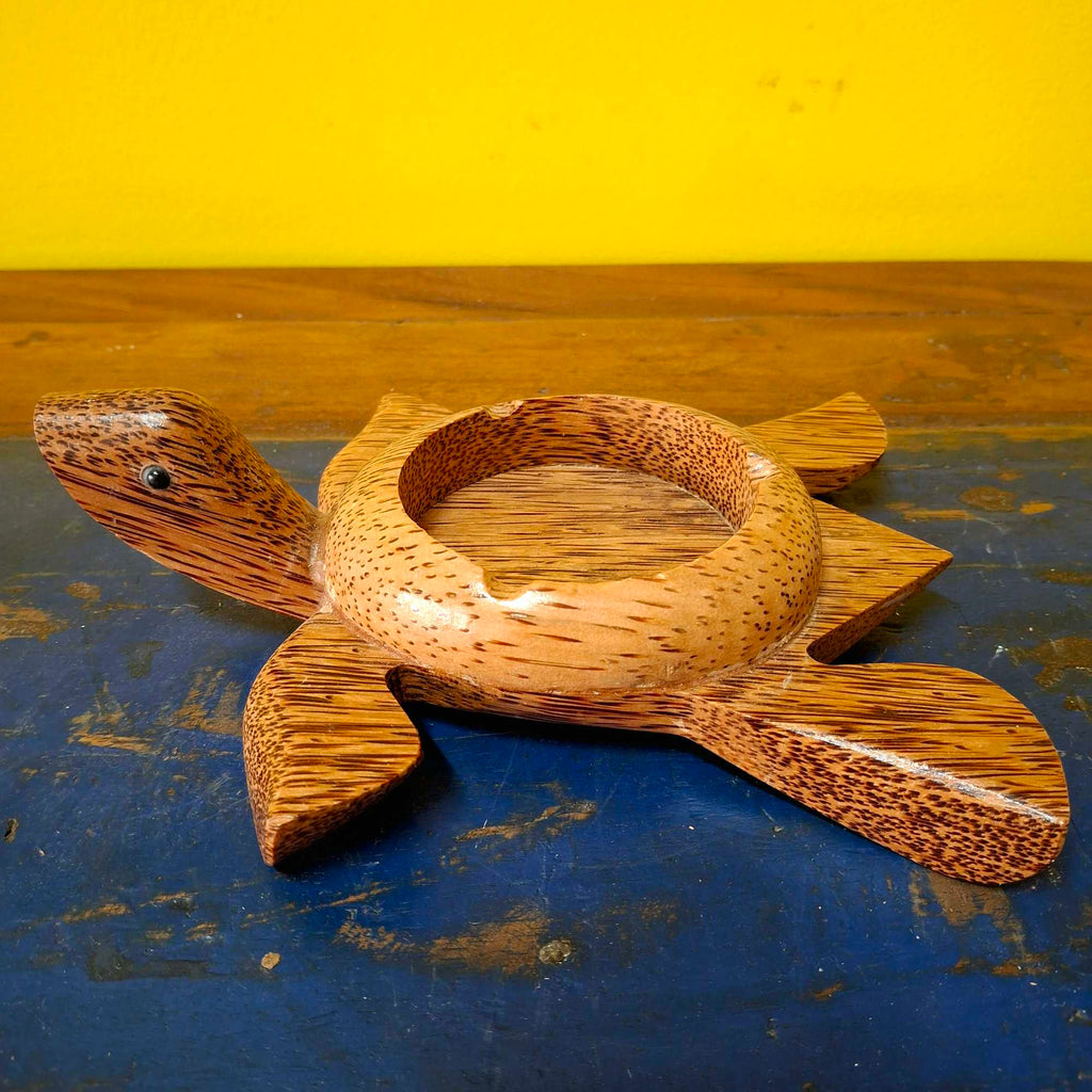 Porta cenere tartaruga in legno coperchio cocco