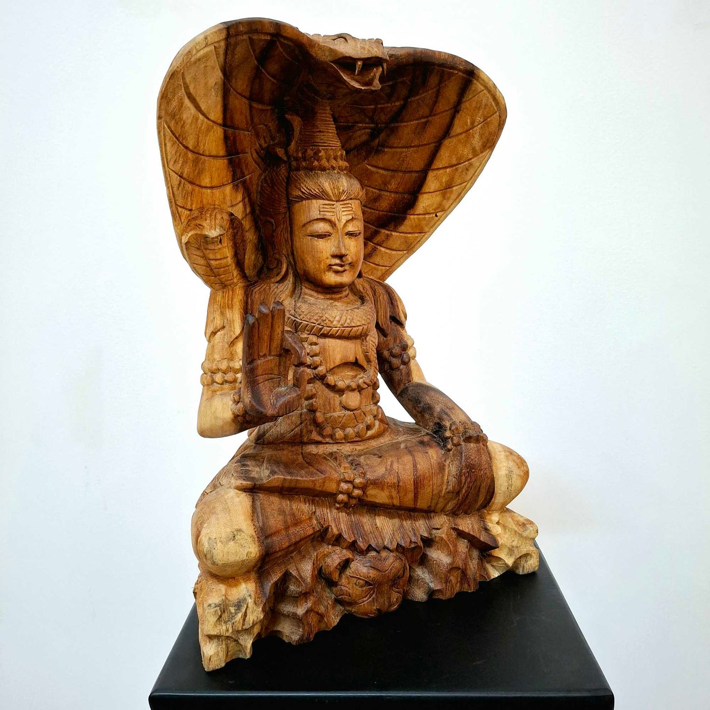 Scultura Shiva meditazione sacra cobra reale