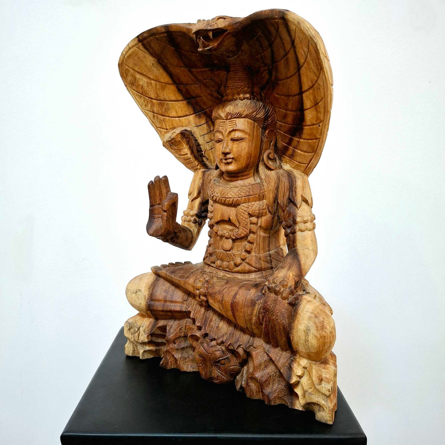 Scultura Shiva meditazione sacra cobra reale
