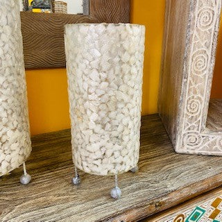 Lampe cylindrique en nacre blanche abat-jour ethnique