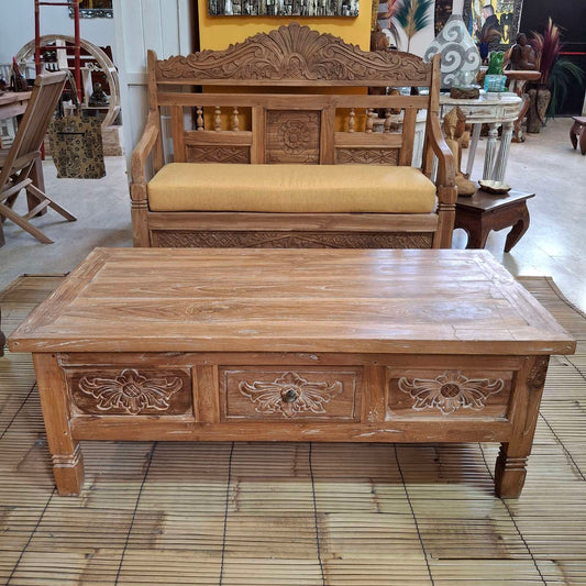 Ensemble canapé et table basse en bois sculpté de teck