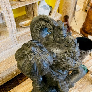 Statue de Barong Anoman en pierre, divinité fabriquée à la main