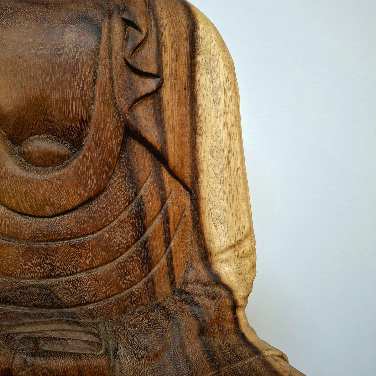 Statuetta Buddha legno suar in meditazione