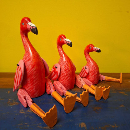 Figurine décorative en bois représentant un flamant rose
