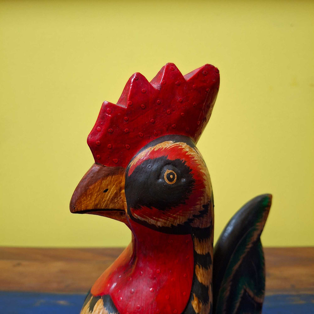 Statuetta gallo in legno burattino decorativo