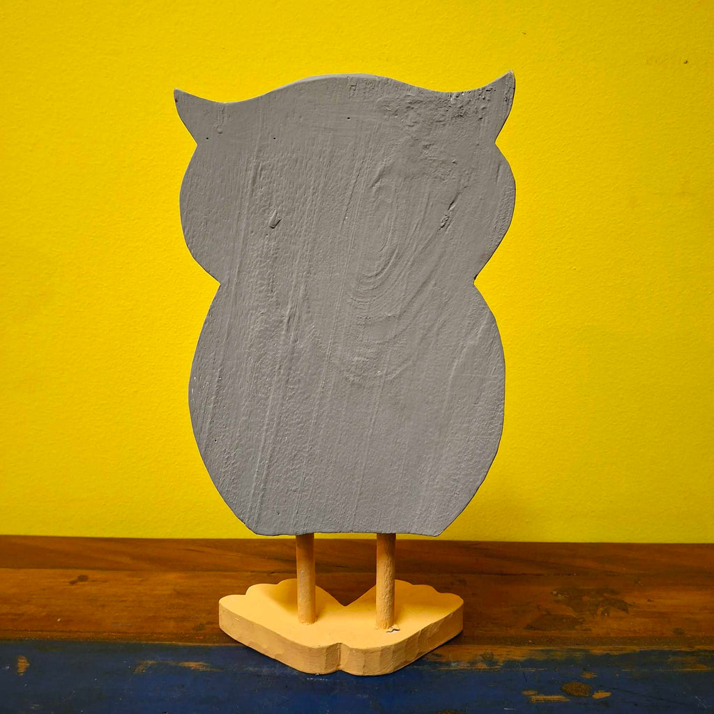 Dekorative Eulenfigur aus Holz