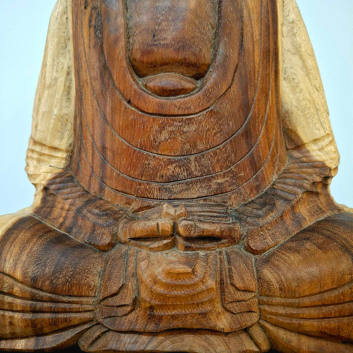 Meditierender Buddha, Figur aus Suar-Holz