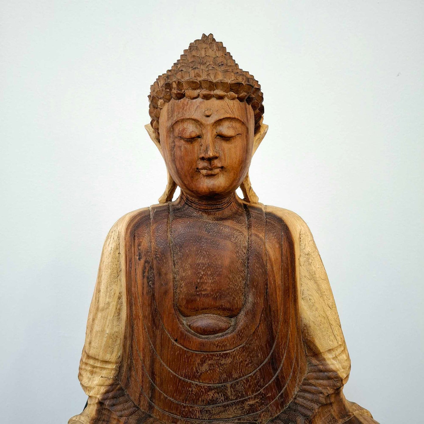 Statuetta in legno suar buddha in meditazione