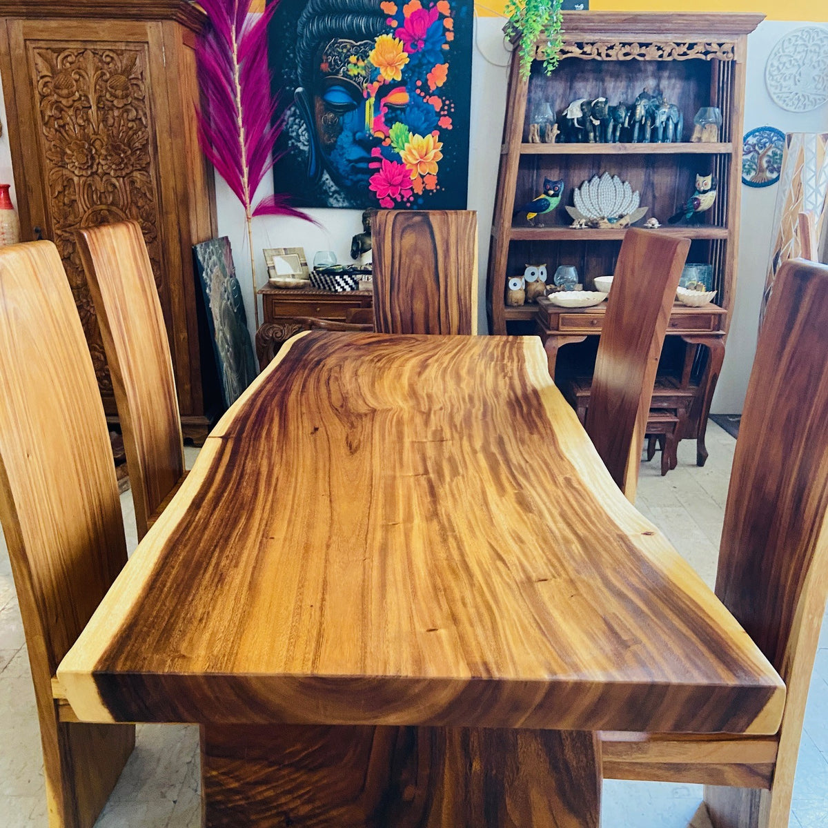 Tavolo da pranzo in Suar massello con piano in fetta intera