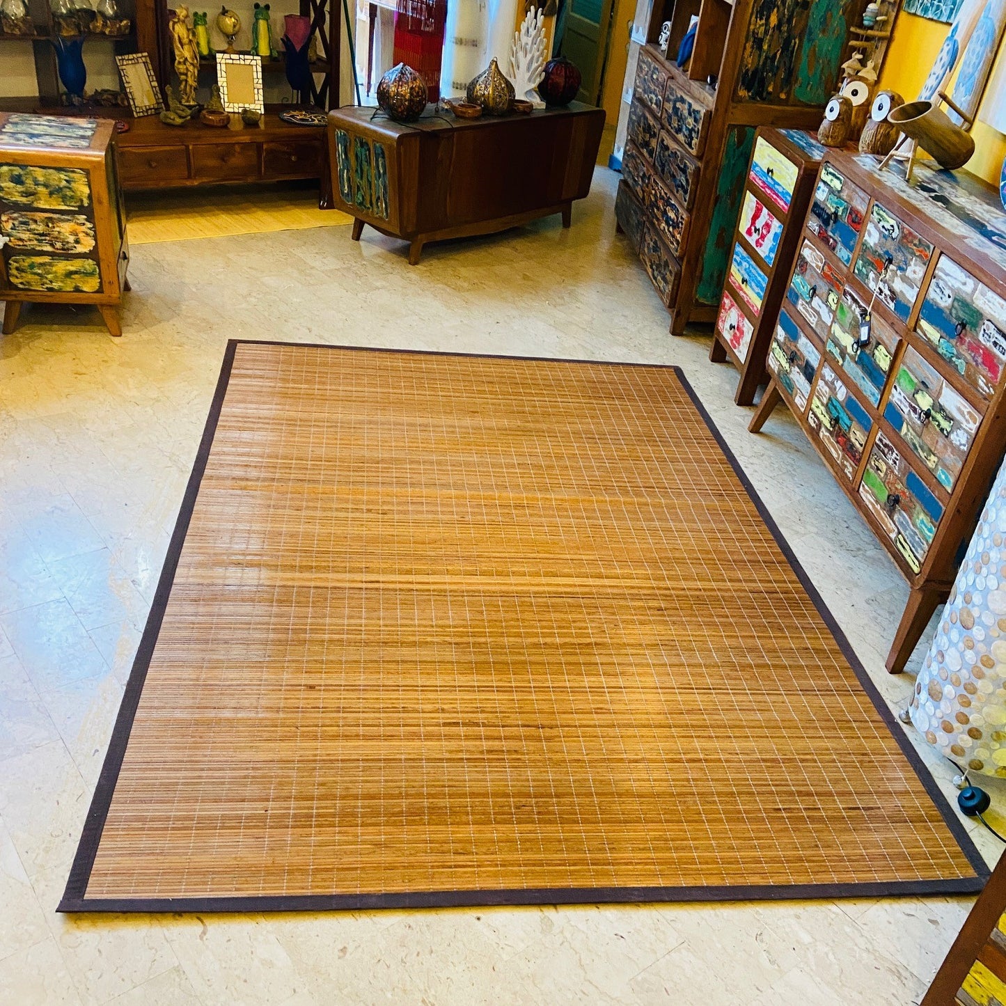Tapis ethnique en bambou rouge et tissu