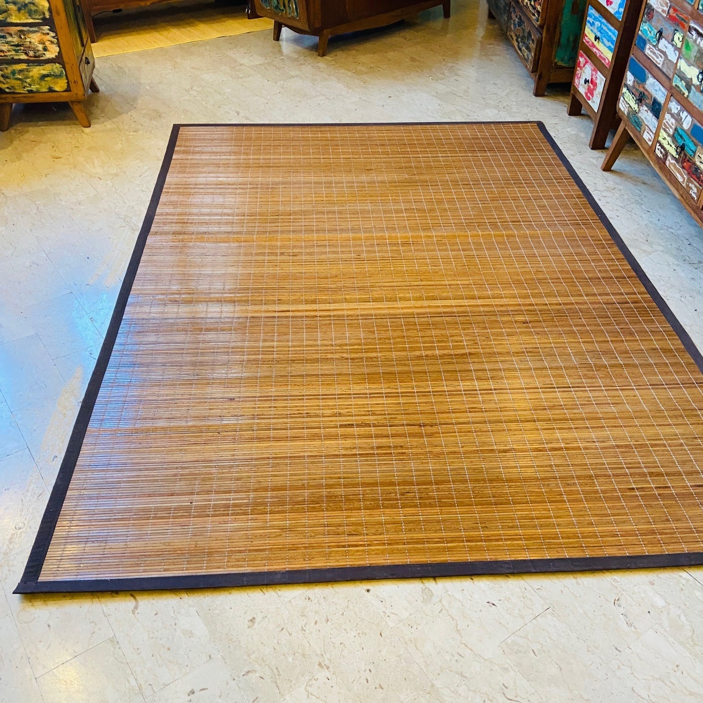 Tapis ethnique en bambou rouge et tissu