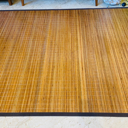 Tapis ethnique en bambou rouge et tissu