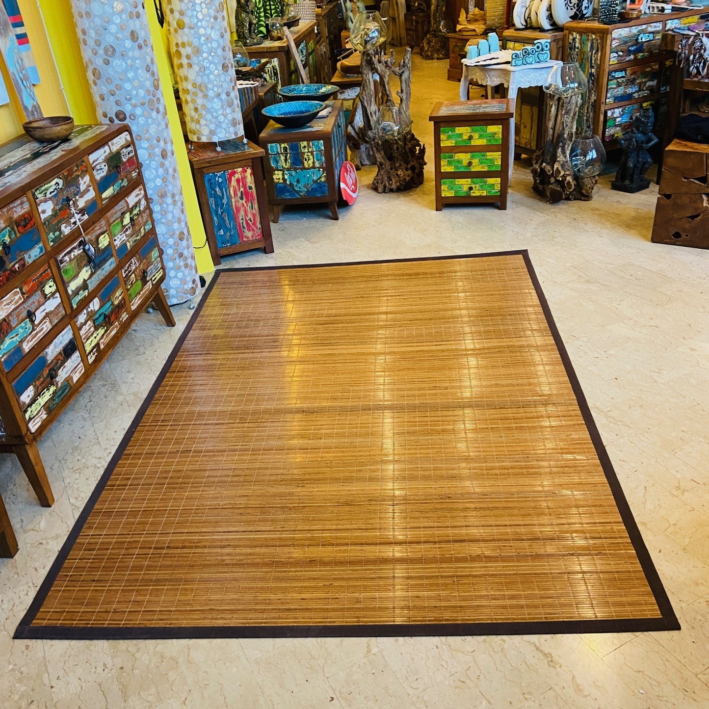 Tapis ethnique en bambou rouge et tissu