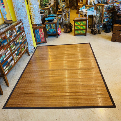 Tapis ethnique en bambou rouge et tissu