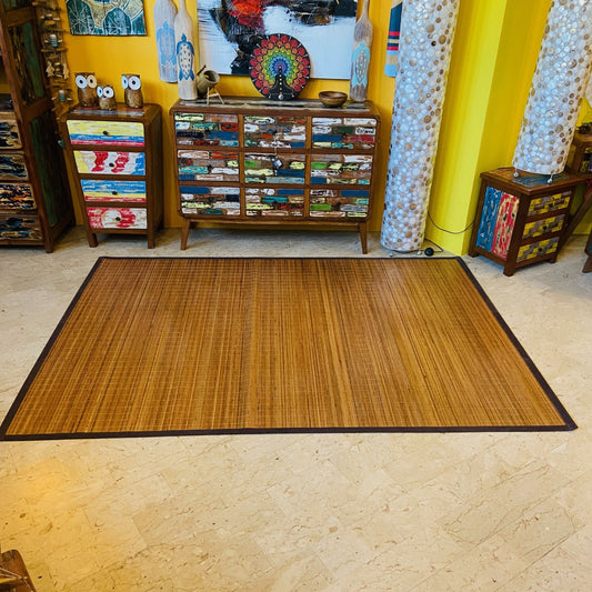 Tapis ethnique en bambou rouge et tissu