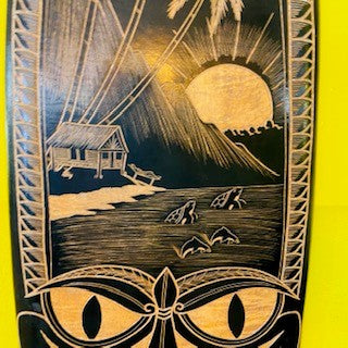 Planche de surf tribale en bois sculpté déco ethnique