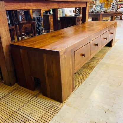 Table basse minimaliste en teck