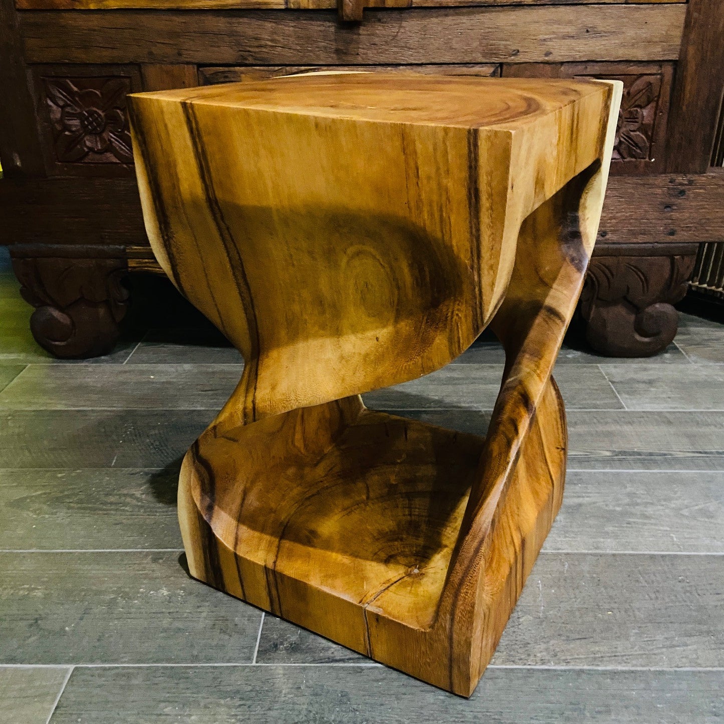 Comodino Etnico Legno Suar Massello Sgabello Spirale Tavolino Clessidra