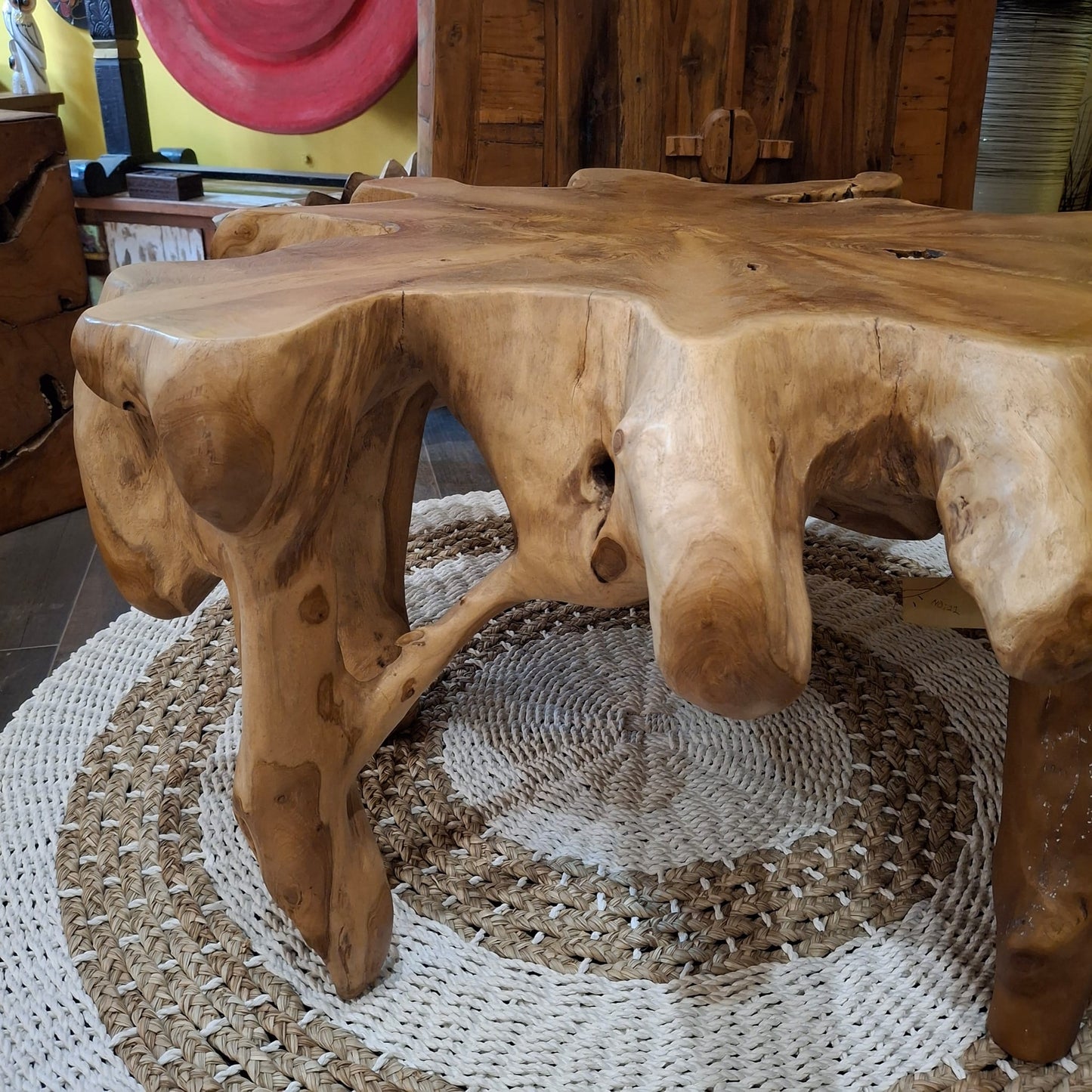 Tavolino etnico in radice di teak